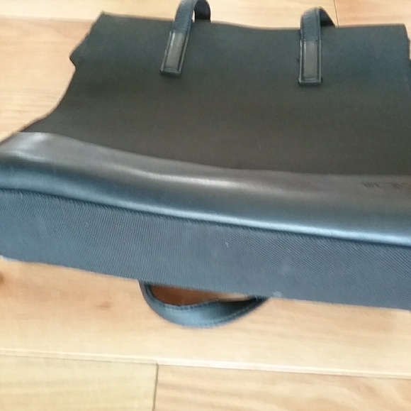 Tumi Bags Tumi Purse Black Gently Used Poshmark